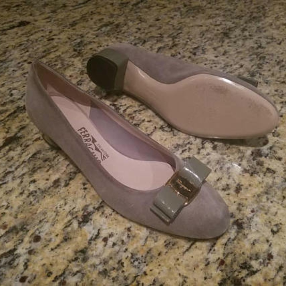 Salvatore Ferragamo gray suede bow front shoe